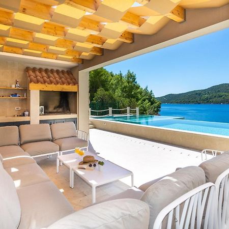 Beachfront Villa Brulupes In Secluded Bay Konstari Exteriér fotografie