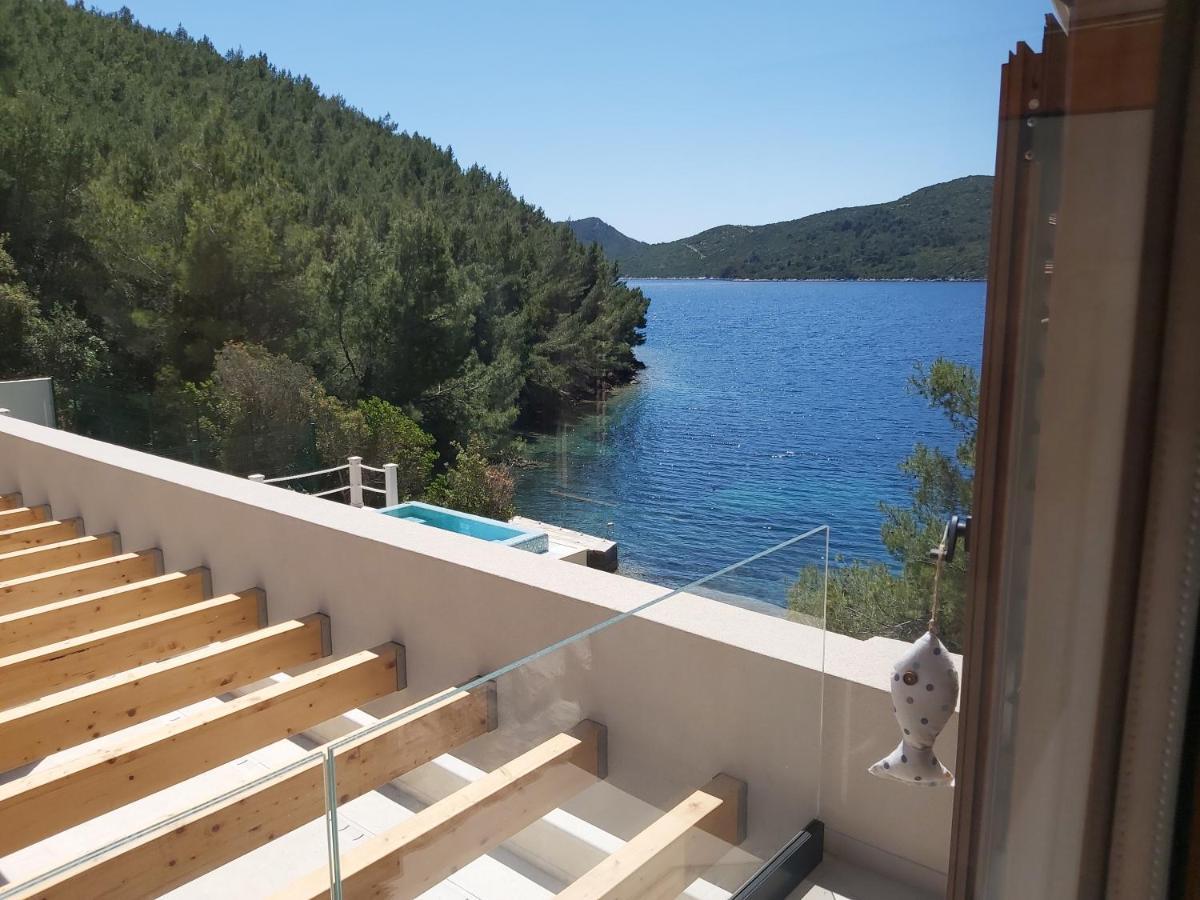 Beachfront Villa Brulupes In Secluded Bay Konstari Exteriér fotografie