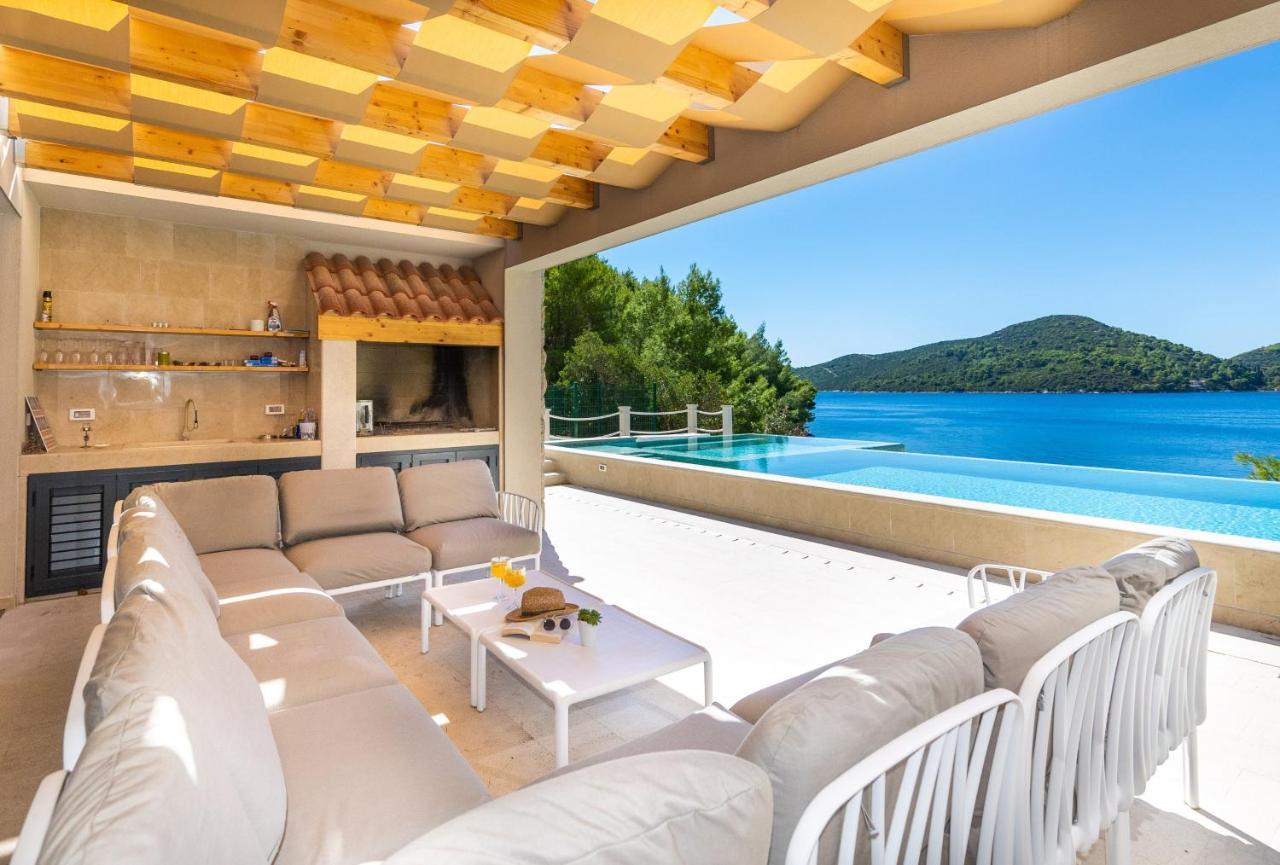 Beachfront Villa Brulupes In Secluded Bay Konstari Exteriér fotografie