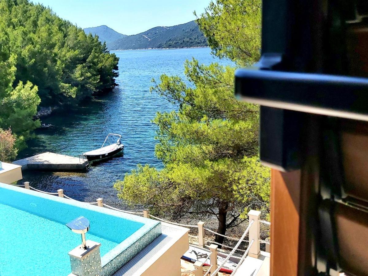 Beachfront Villa Brulupes In Secluded Bay Konstari Exteriér fotografie