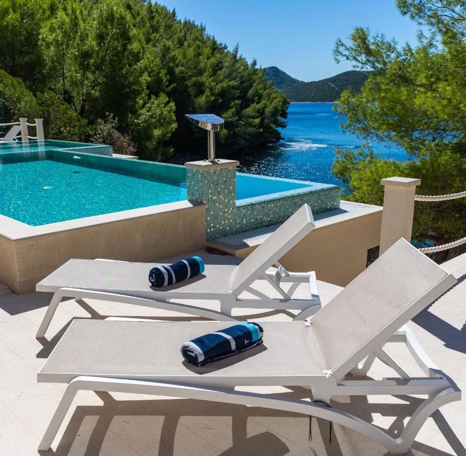 Beachfront Villa Brulupes In Secluded Bay Konstari Exteriér fotografie